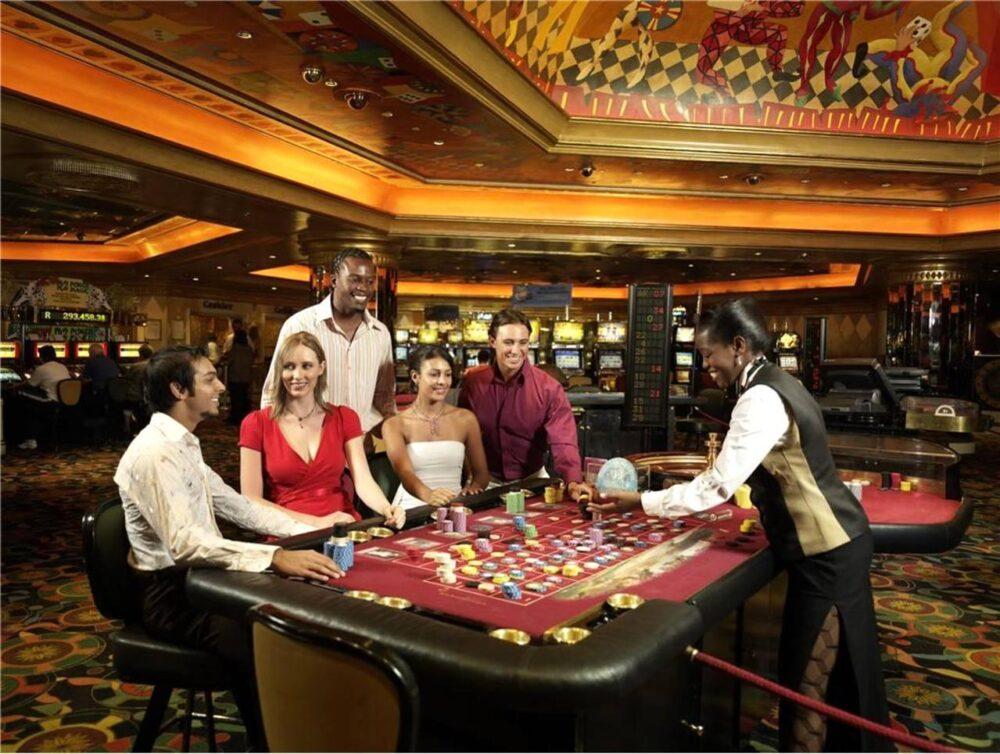 Navigating the World of Online Baccarat: Rules and Tips